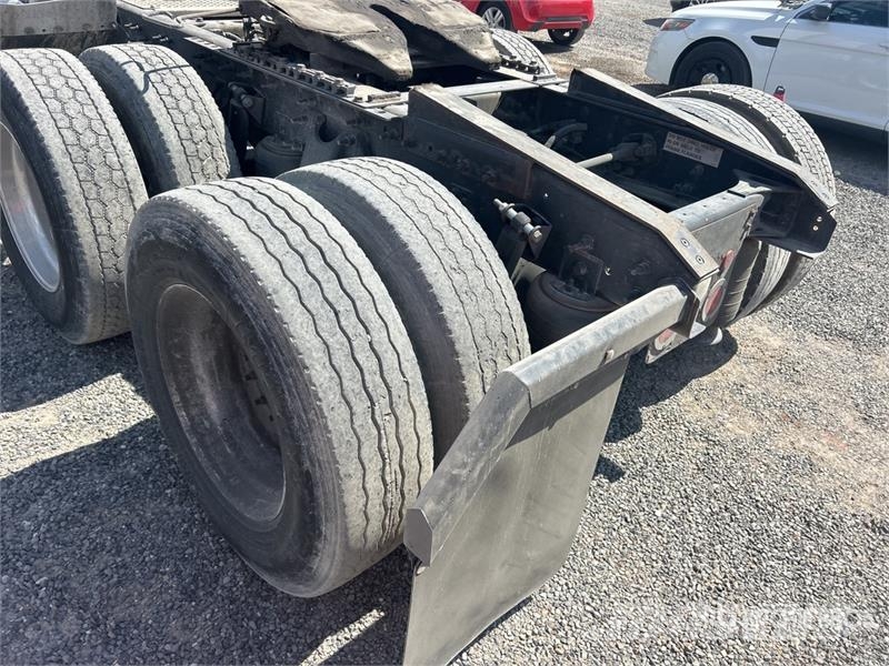 International LT625 6x4 T/A Sleeper Truck Tractor Trekkers