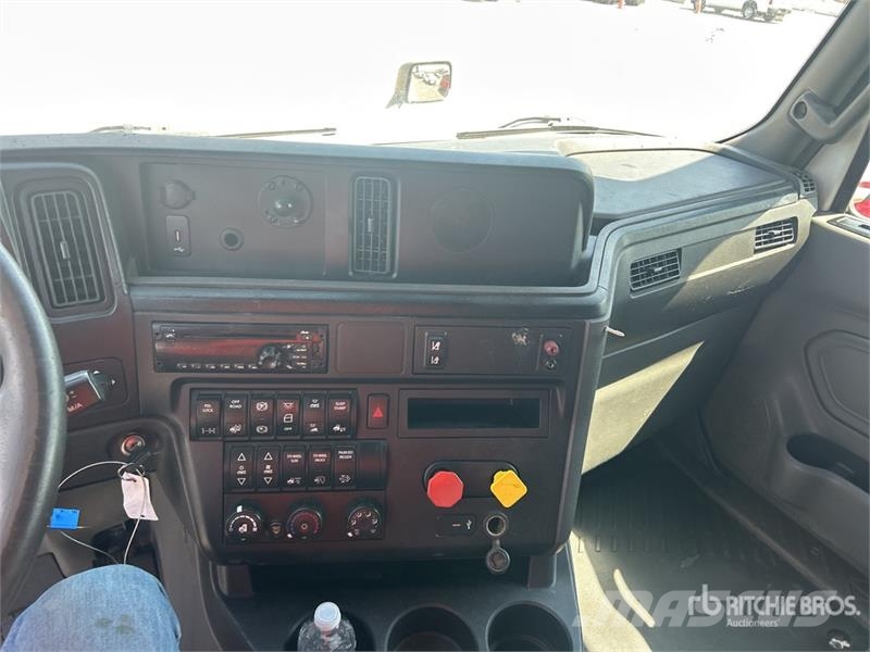International LT625 6x4 T/A Sleeper Truck Tractor Trekkers