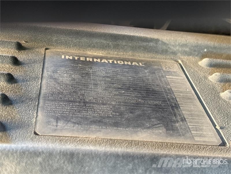 International LT625 6x4 T/A Day Cab Truck Tractor Sattelzugmaschinen