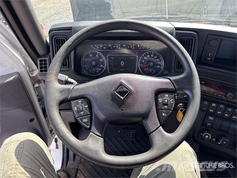 International LT625 6x4 T/A Day Cab Truck Tractor Sattelzugmaschinen