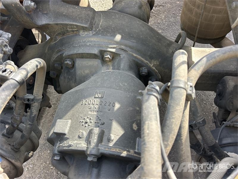 International LT625 6x4 T/A Day Cab Truck Tractor Sattelzugmaschinen