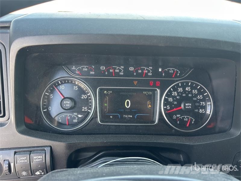 International LT625 6x4 T/A Sleeper Truck Tractor Trekkers