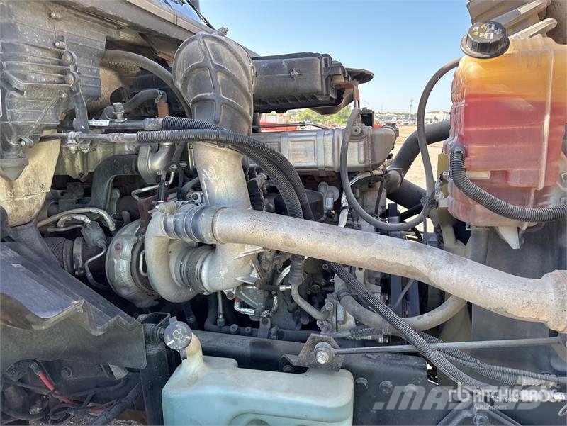 International LT625 6x4 T/A Day Cab Truck Tractor Sattelzugmaschinen
