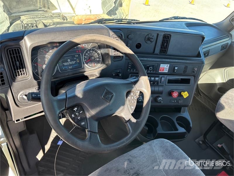 International LT625 6x4 T/A Day Cab Truck Tractor Trekkers