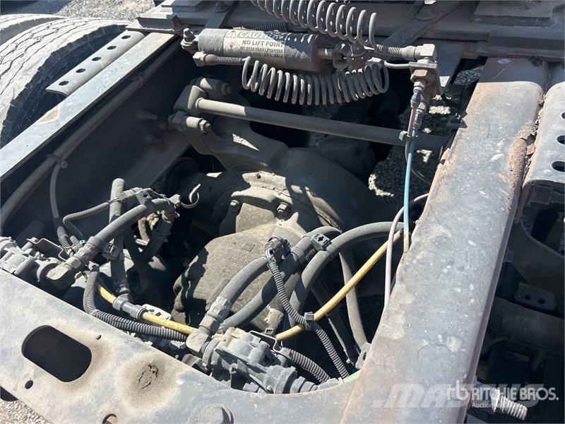 International LT625 6x4 T/A Sleeper Truck Tractor Trekkers