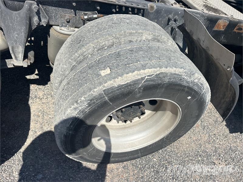 International LT625 6x4 T/A Sleeper Truck Tractor Trekkers