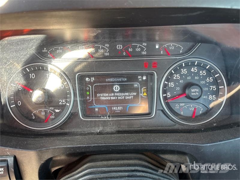 International LT625 6x4 T/A Day Cab Truck Tractor Trekkers