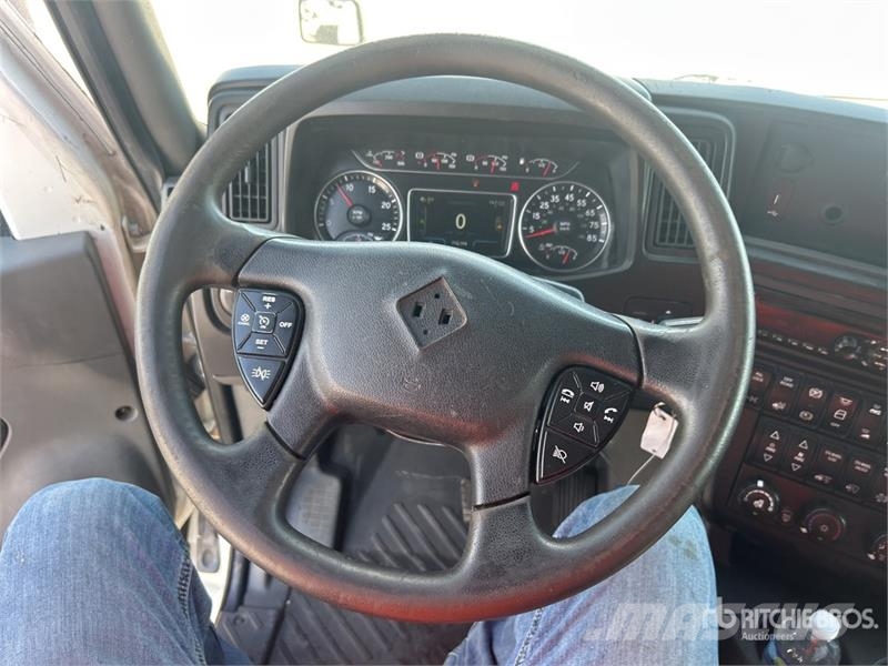 International LT625 6x4 T/A Sleeper Truck Tractor Trekkers
