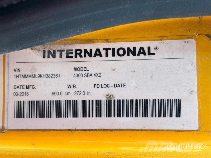 International M2 Каросерии
