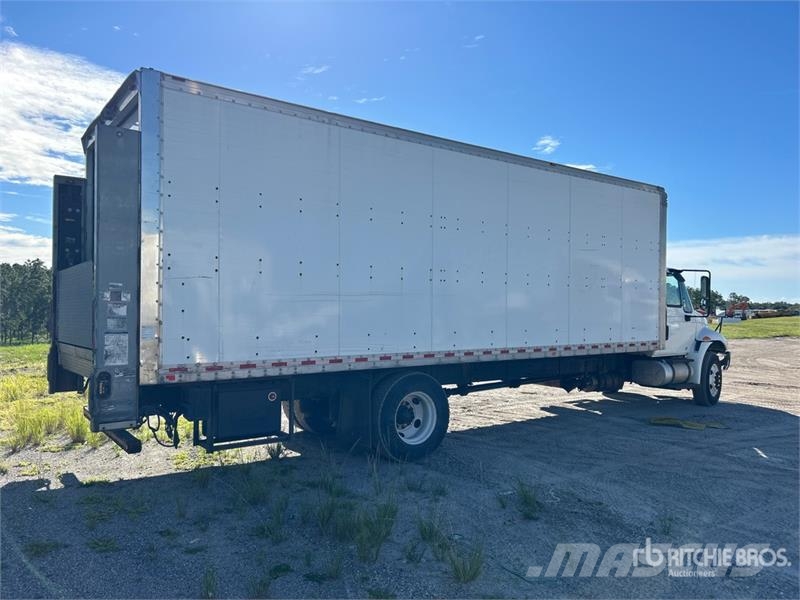 International MA025 4x2 Van Truck Furgoonautod