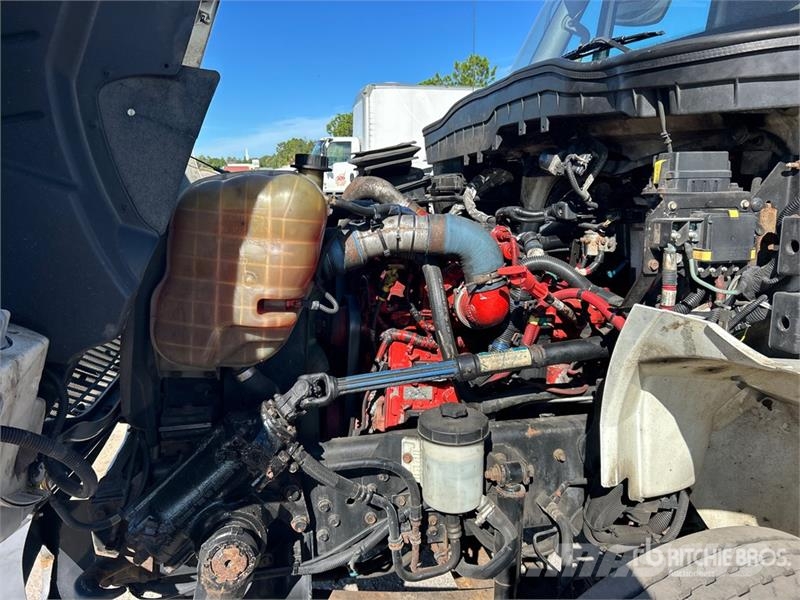 International MA025 4x2 Van Truck Furgoonautod