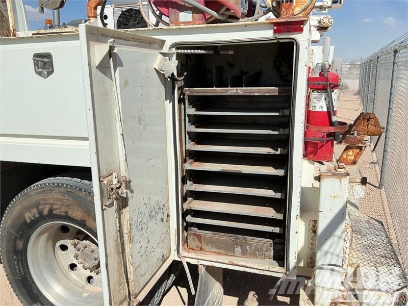 International MA025 4x2 Service Truck (Inoperable) Komunalna vozila
