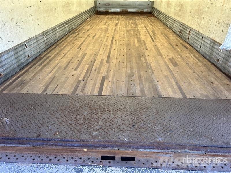 International MA025 4x2 Van Truck Furgoonautod