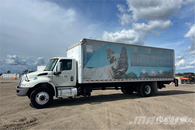 International MV 607 4x2 Van Truck Fast kasse