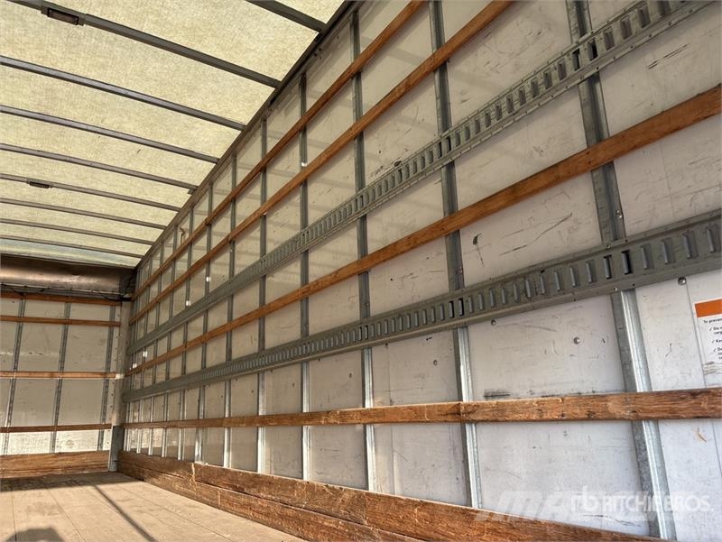 International MV607 4x2 Van Truck Furgoonautod