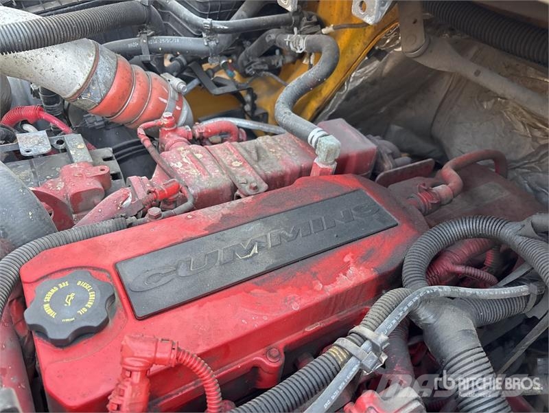 International MV607 4x2 Van Truck Furgoonautod