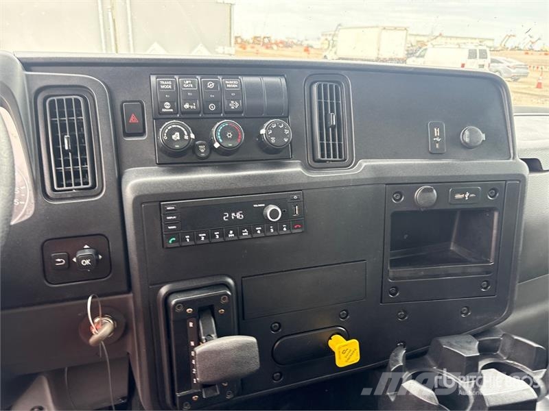 International MV607 4x2 Van Truck Caminhões baú