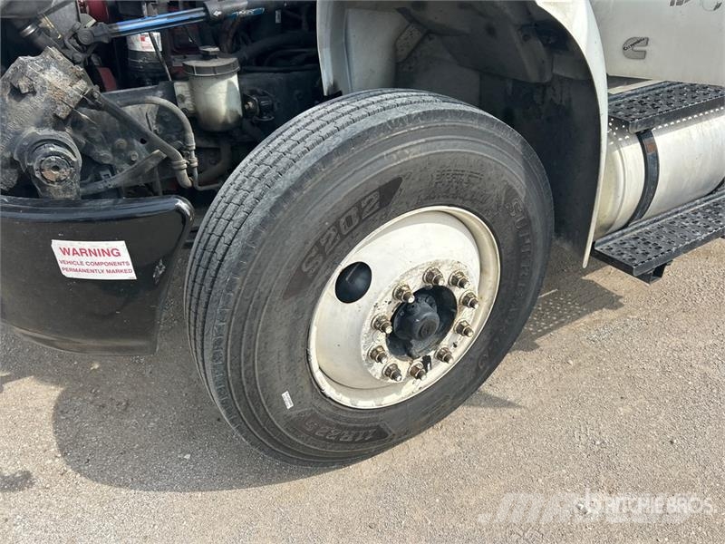 International MV607 4x2 Van Truck Van Body Trucks