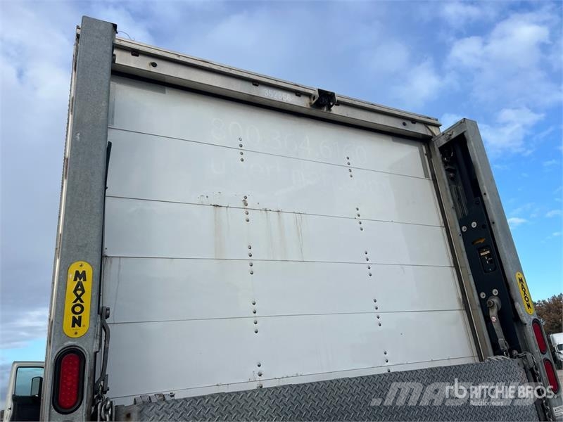 International MV607 4x2 Van Truck Camion cassonati