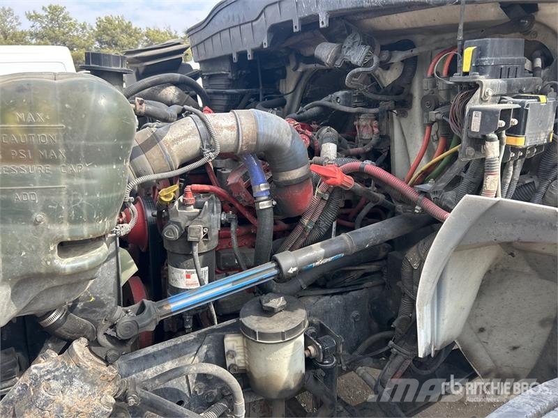 International MV607 4x2 Van Truck Van Body Trucks