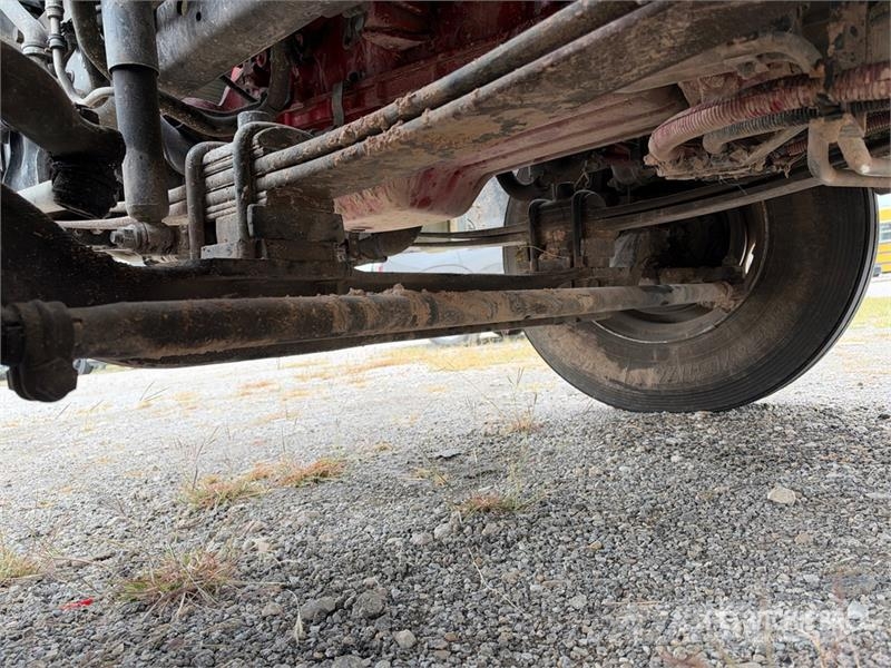 International MV607 4x2 Van Truck Camiones con caja de remolque
