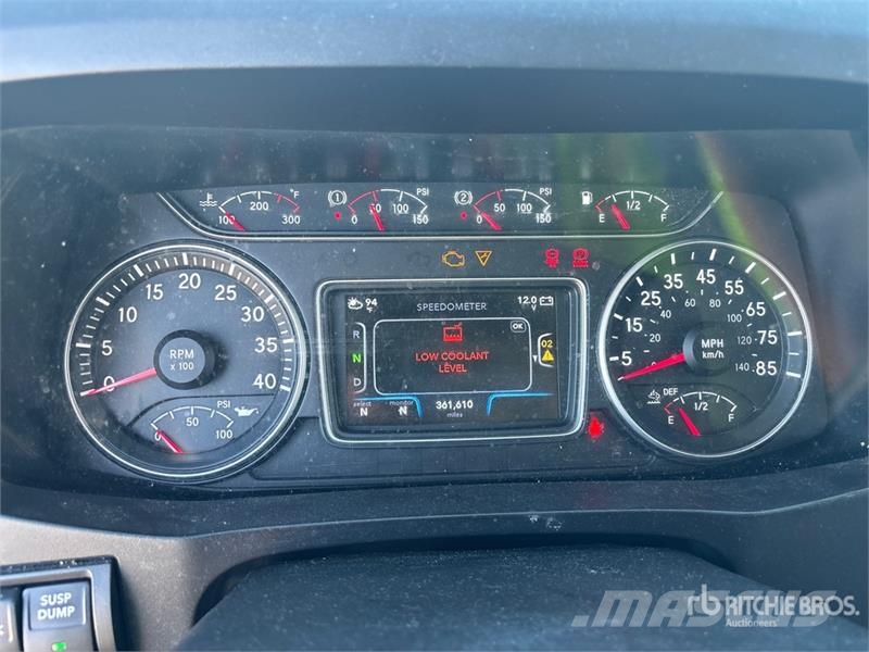 International MV607 4x2 Van Truck (Inoperable) Fast kasse