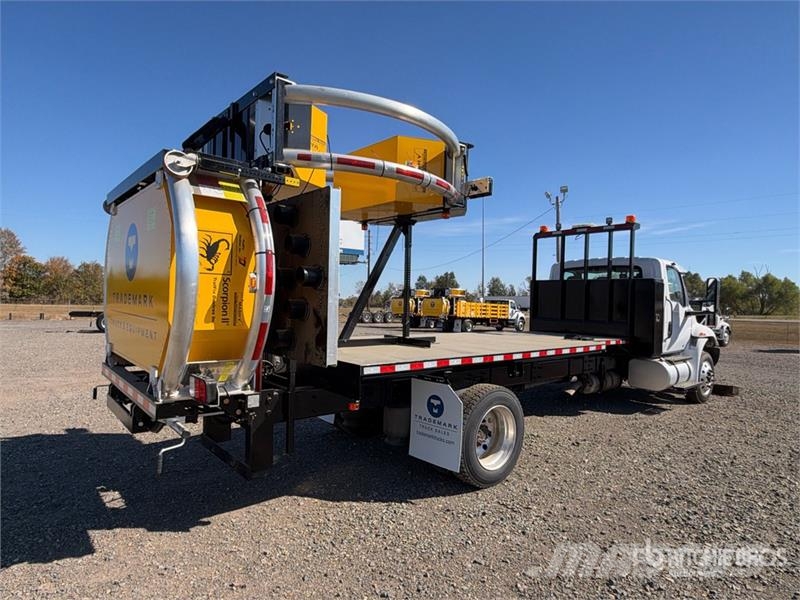 International MV607 4x2 Attenuator Truck Общински/универсални превозни средства