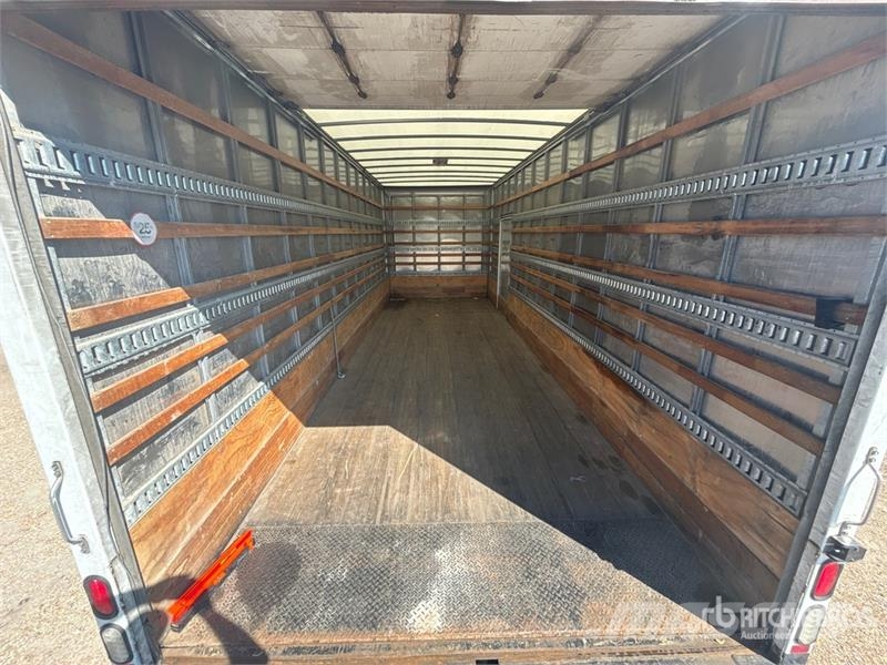 International MV607 4x2 Van Truck (Inoperable) Fast kasse
