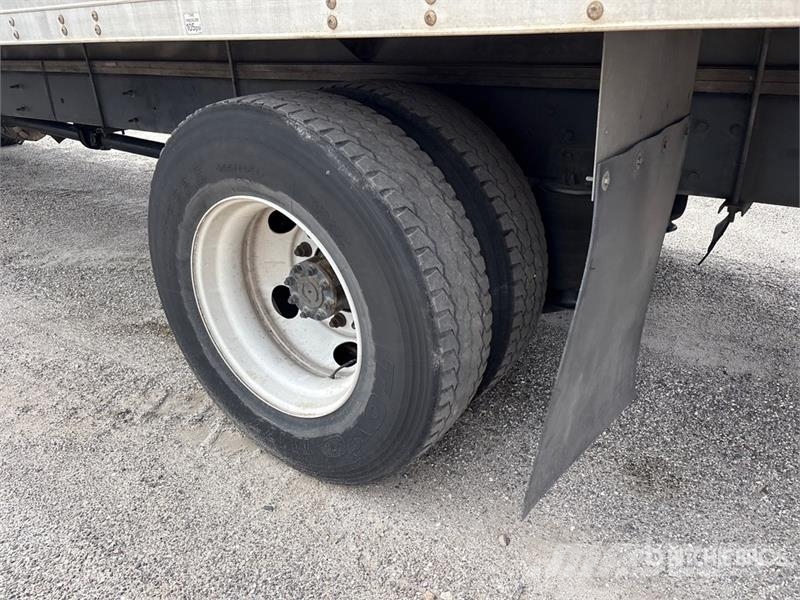 International MV607 4x2 Van Truck 貨箱式卡車