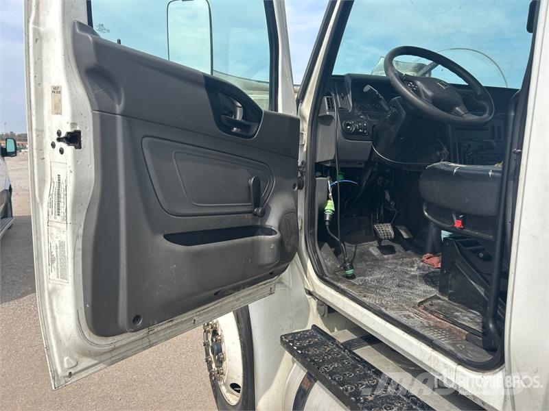 International MV607 4x2 Van Truck Van Body Trucks