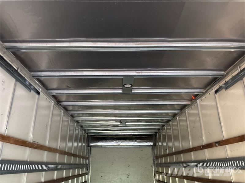 International MV607 4x2 Van Truck Umpikorikuorma-autot