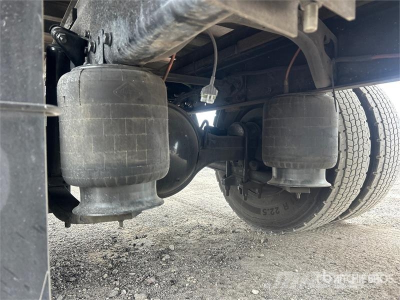 International MV607 4x2 Van Truck Furgons