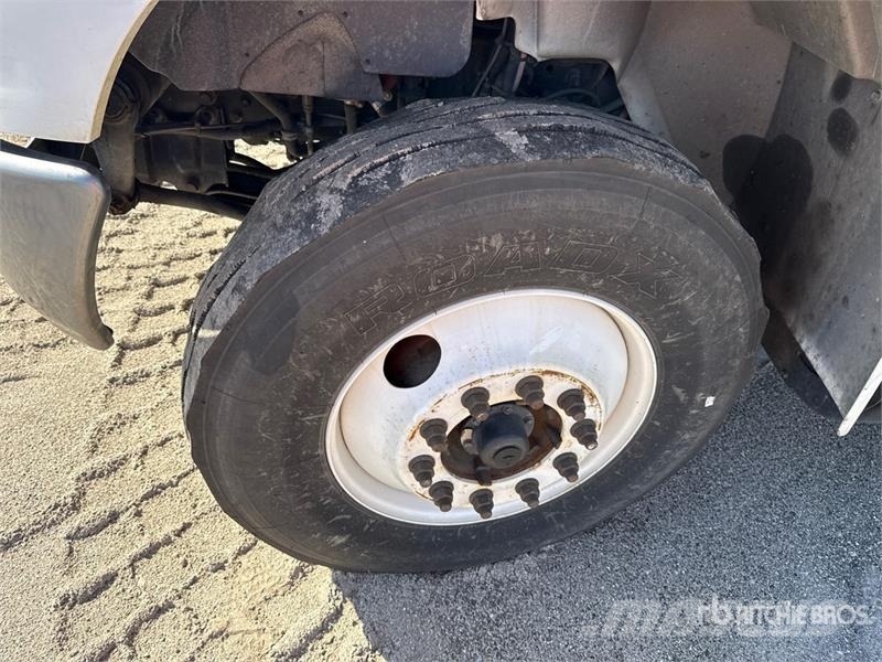 International MV607 4x2 Moving Van Truck Fast kasse