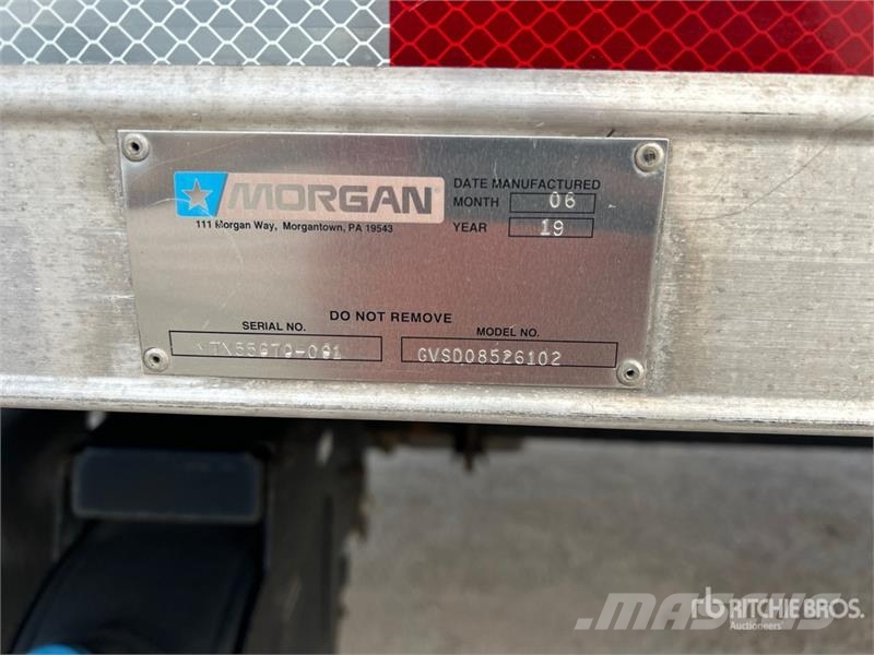 International MV607 4x2 Van Truck Camion cassonati
