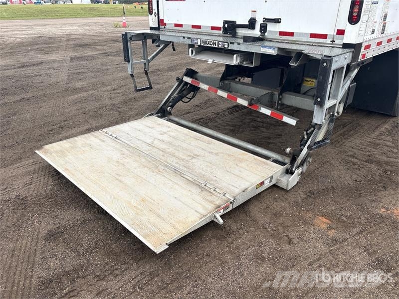 International MV607 4x2 Van Truck Autocamioane