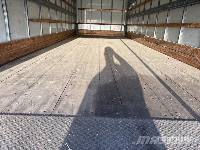 International MV607 4x2 Van Truck Furgoonautod