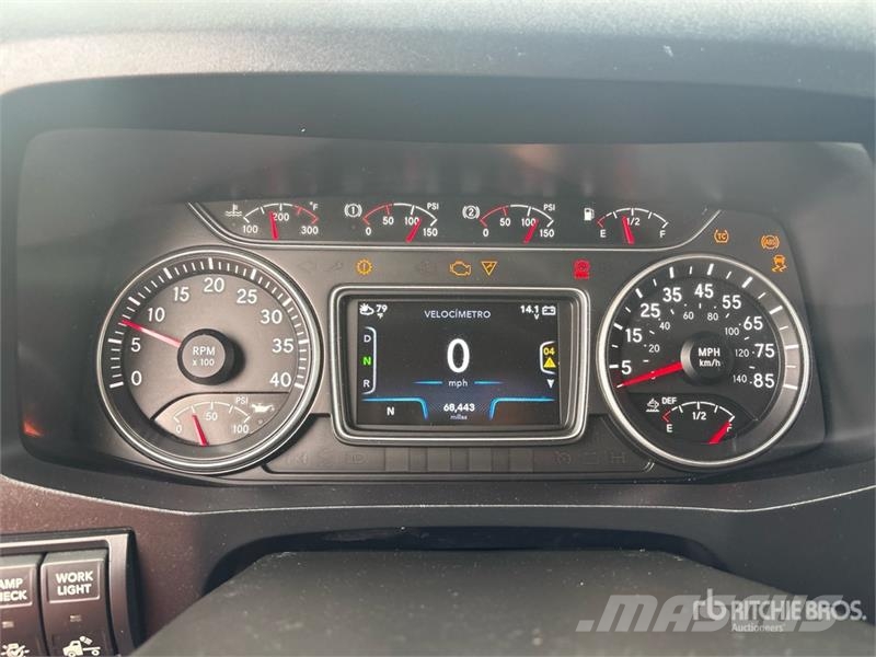 International MV607 4x2 Van Truck Autocamioane
