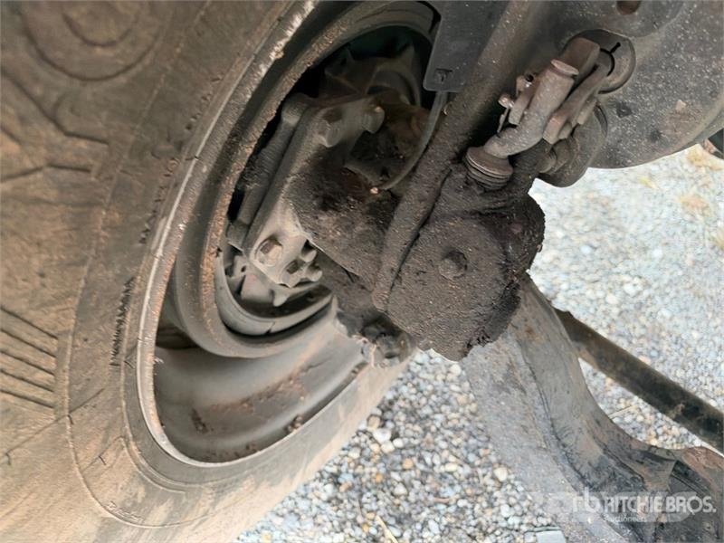 International MV607 4x2 Van Truck Camiones con caja de remolque