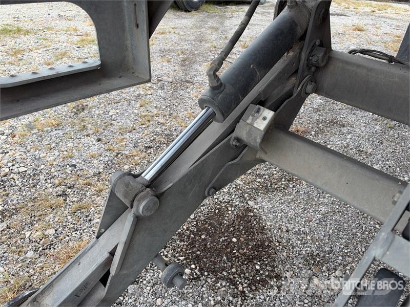 International MV607 4x2 Van Truck Camiones con caja de remolque