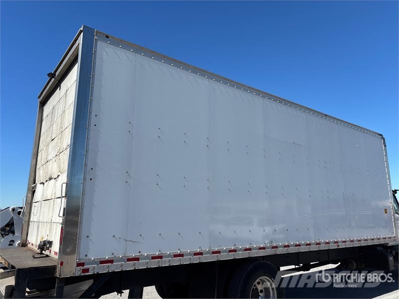 International MV607 4x2 Van Truck Tovornjaki zabojniki
