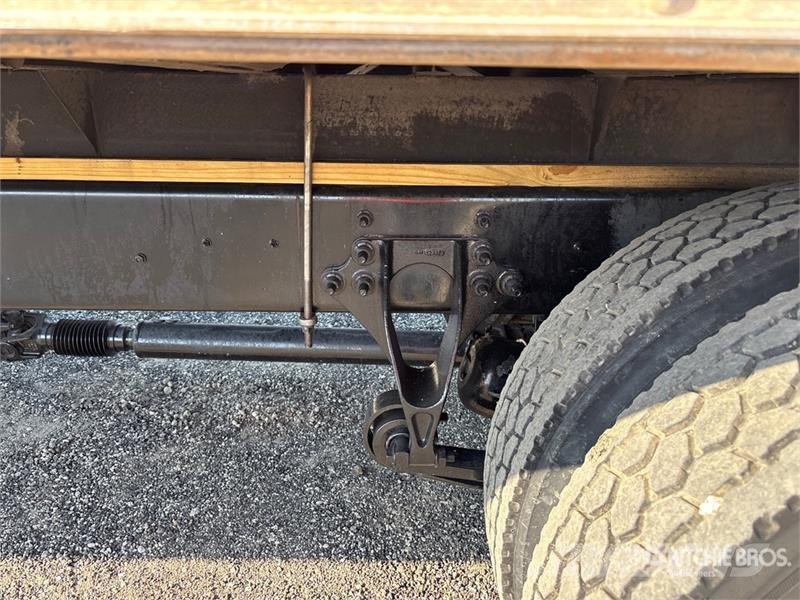International MV607 4x2 Van Truck Fast kasse