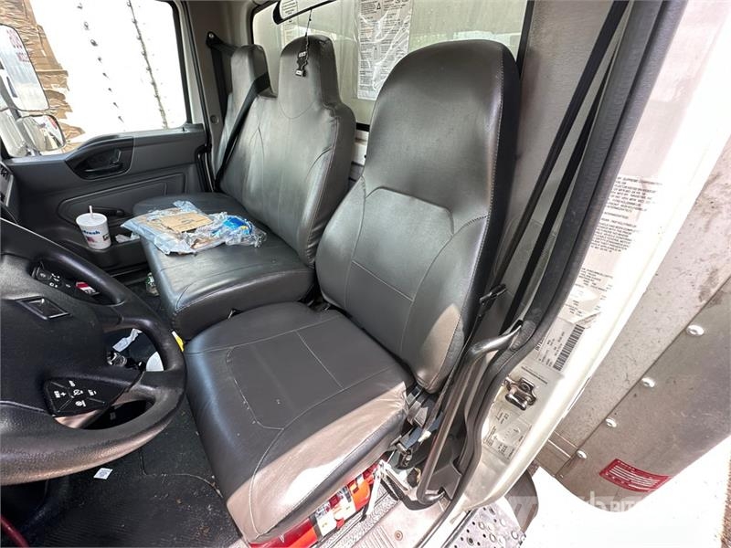 International MV607 4x2 Van Truck Box trucks