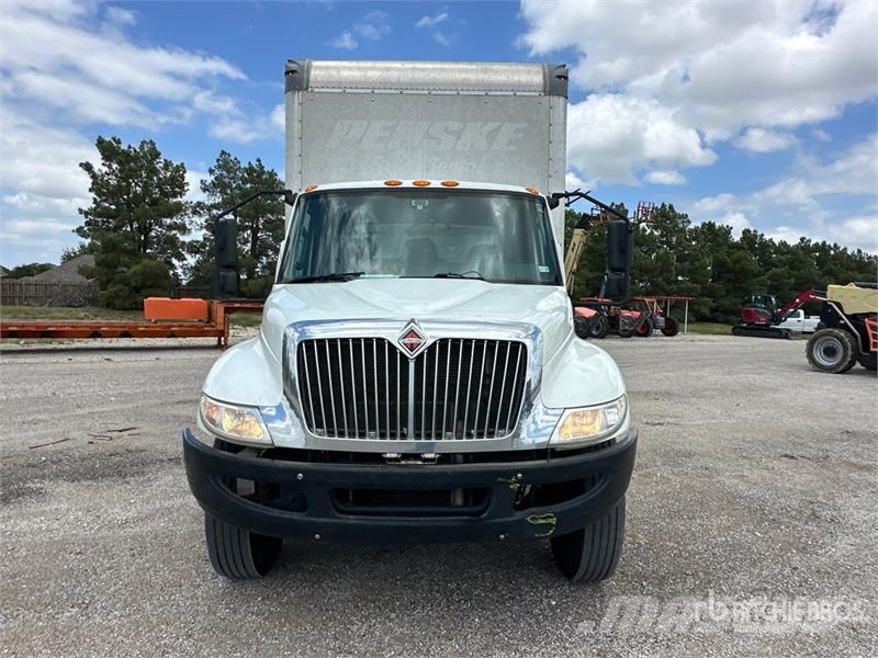International MV607 4x2 Van Truck Box trucks