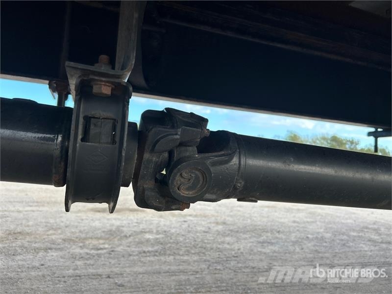 International MV607 4x2 Van Truck Camion cassonati