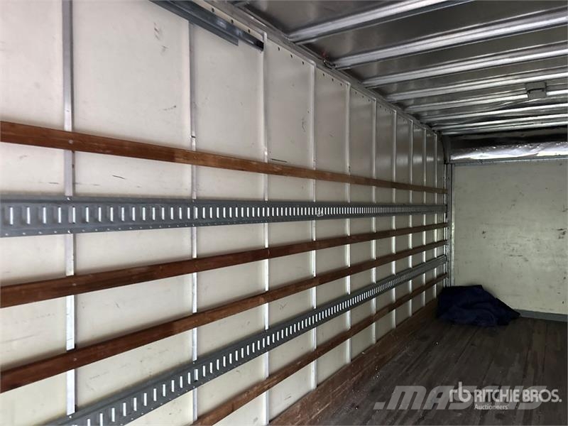 International MV607 4x2 Van Truck Umpikorikuorma-autot
