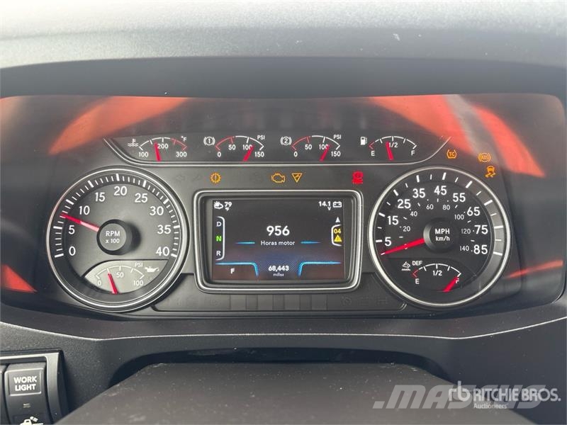 International MV607 4x2 Van Truck Autocamioane