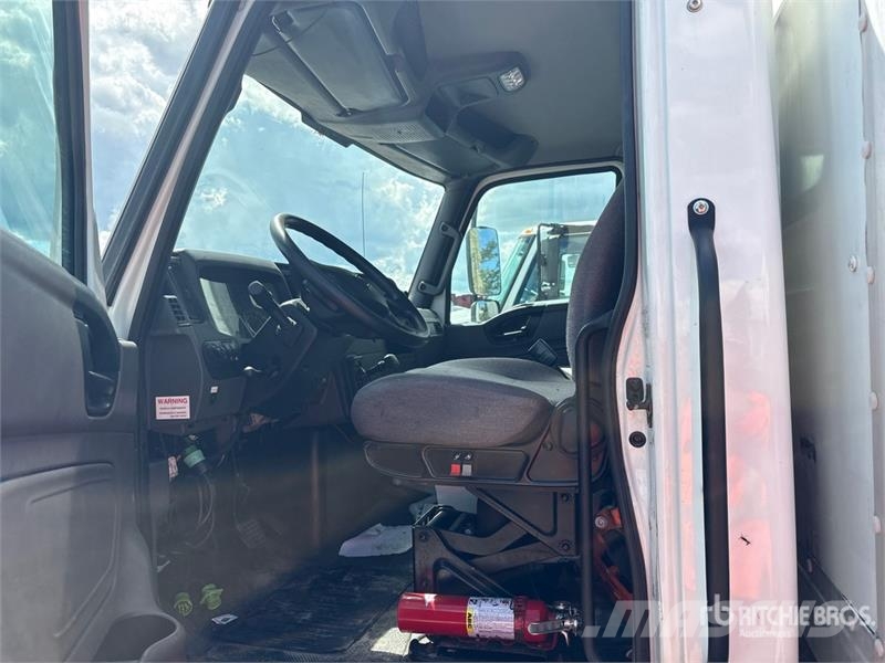 International MV607 4x2 Van Truck Kofferaufbau