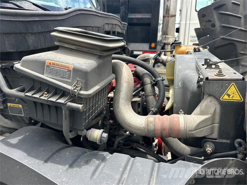 International MV607 4x2 Van Truck Box trucks