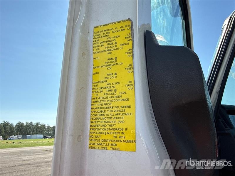 International MV607 4x2 Moving Van Truck Fast kasse