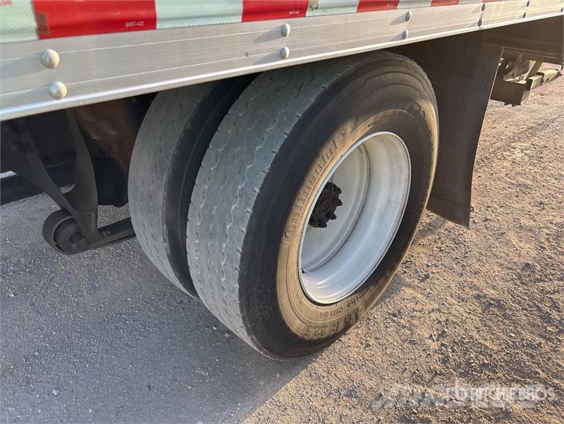 International MV607 4x2 Van Truck Furgoonautod